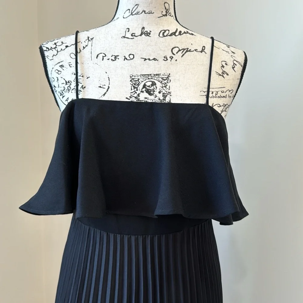 Dress - Picture 3 of 6